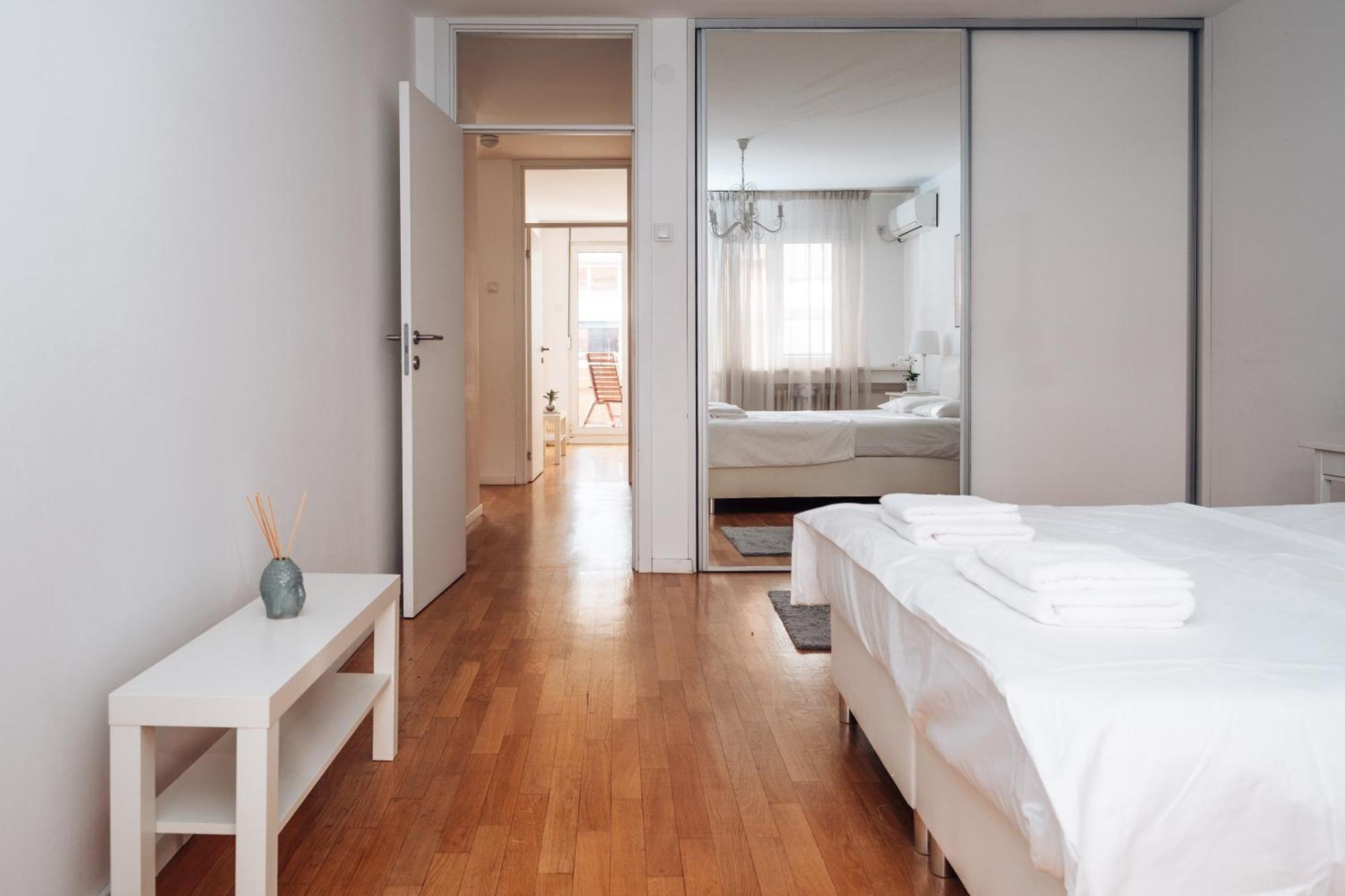 Crown Central Three Bedroom Apartment Belgrade Exterior photo