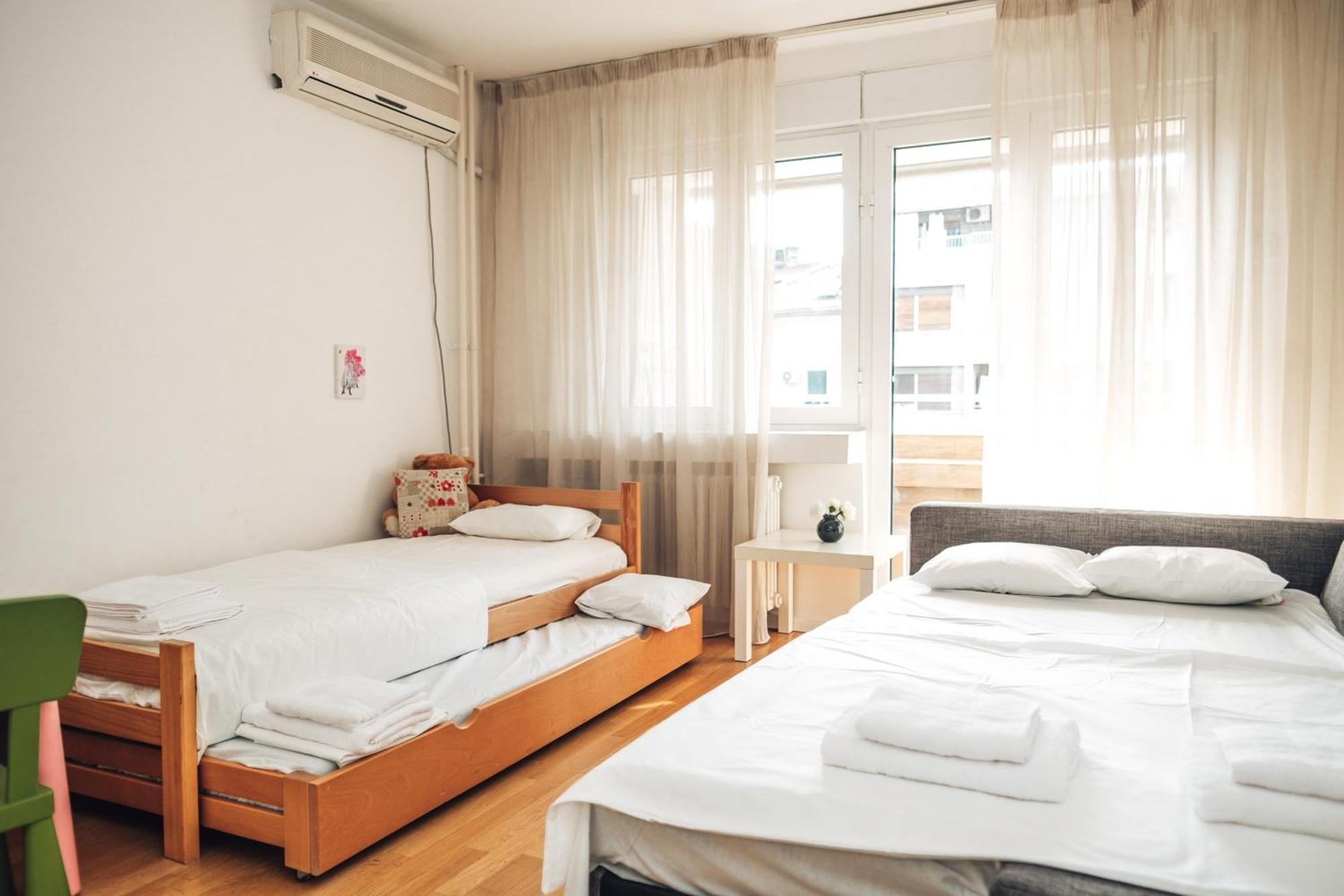 Crown Central Three Bedroom Apartment Belgrade Exterior photo