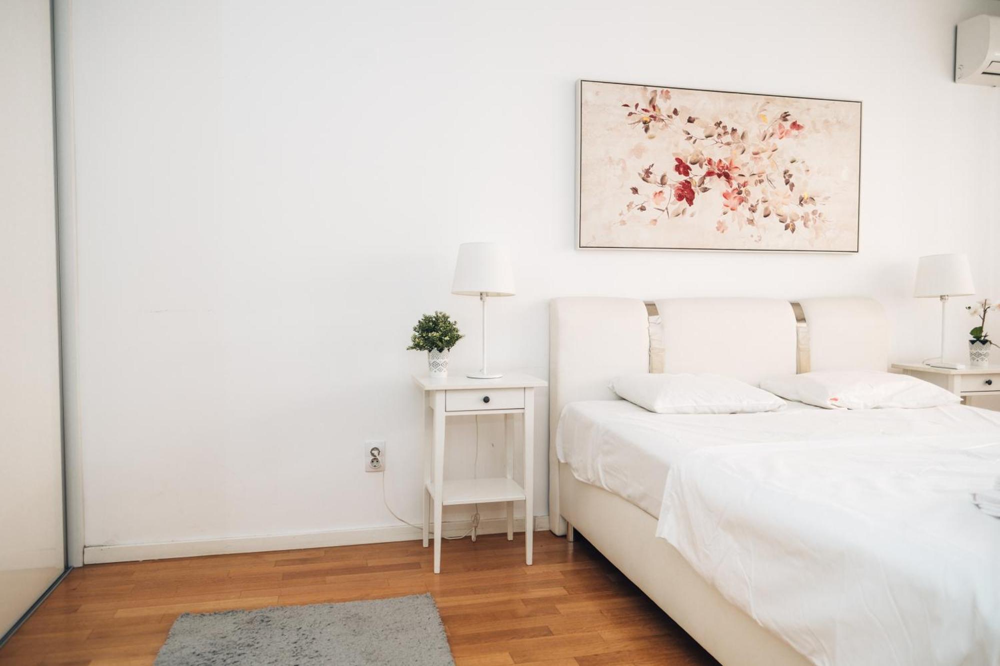 Crown Central Three Bedroom Apartment Belgrade Exterior photo